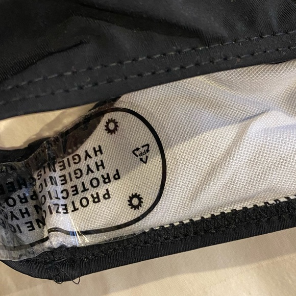 NEVER WORN Black One Piece Swimsuit - Size Large - Picture 5 of 7